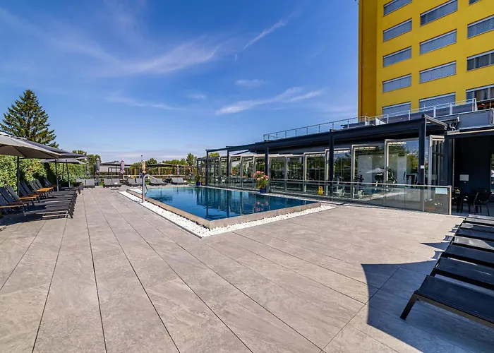 Hotel Aura Design & Garden Pool Prag